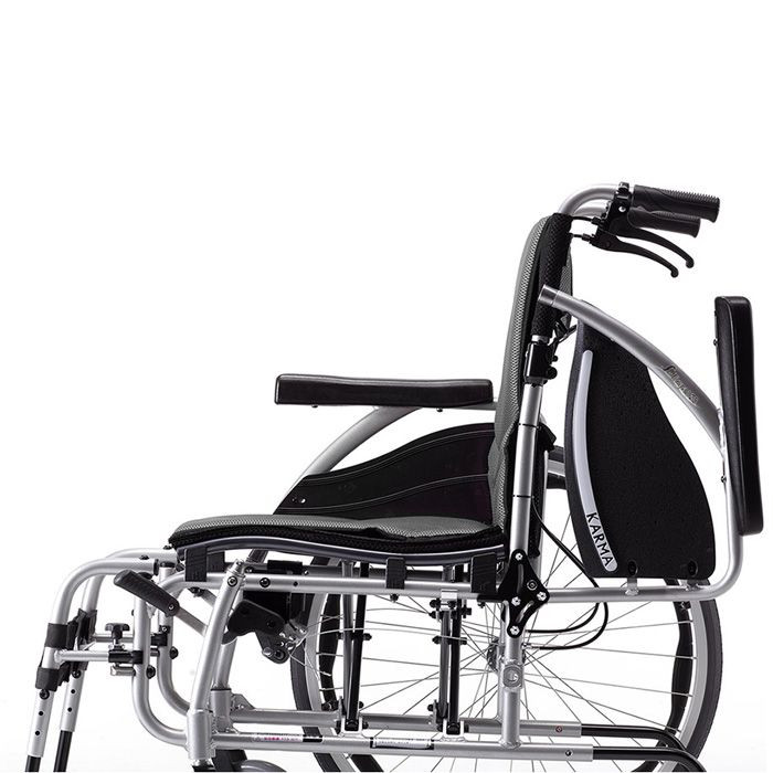 كرسي يدوي متحرك من كارما اس-ارجو رمادي/ بي فضي 18" 115اف24دبليو.بي