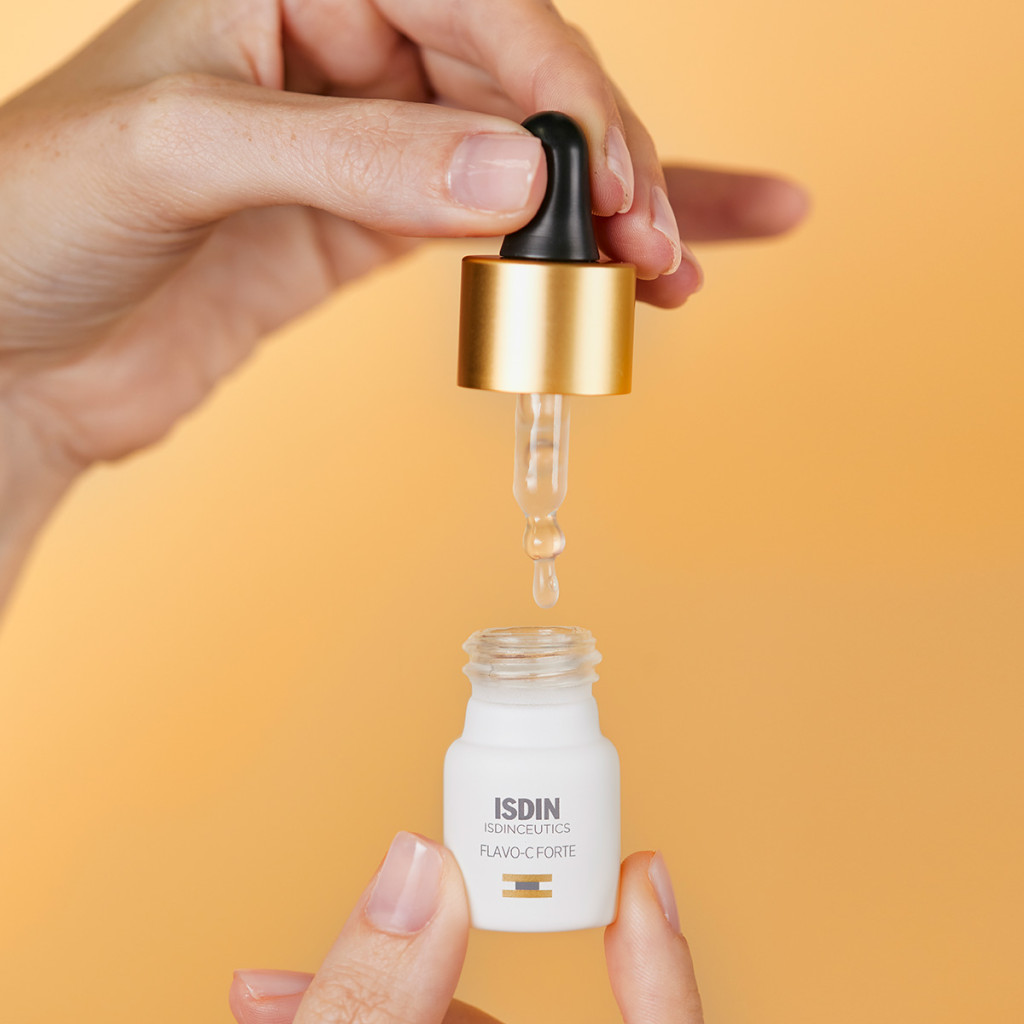 Isdin Isdinceutics Flavo-C Forte Serum 5.3ml 1+1 Free Promo