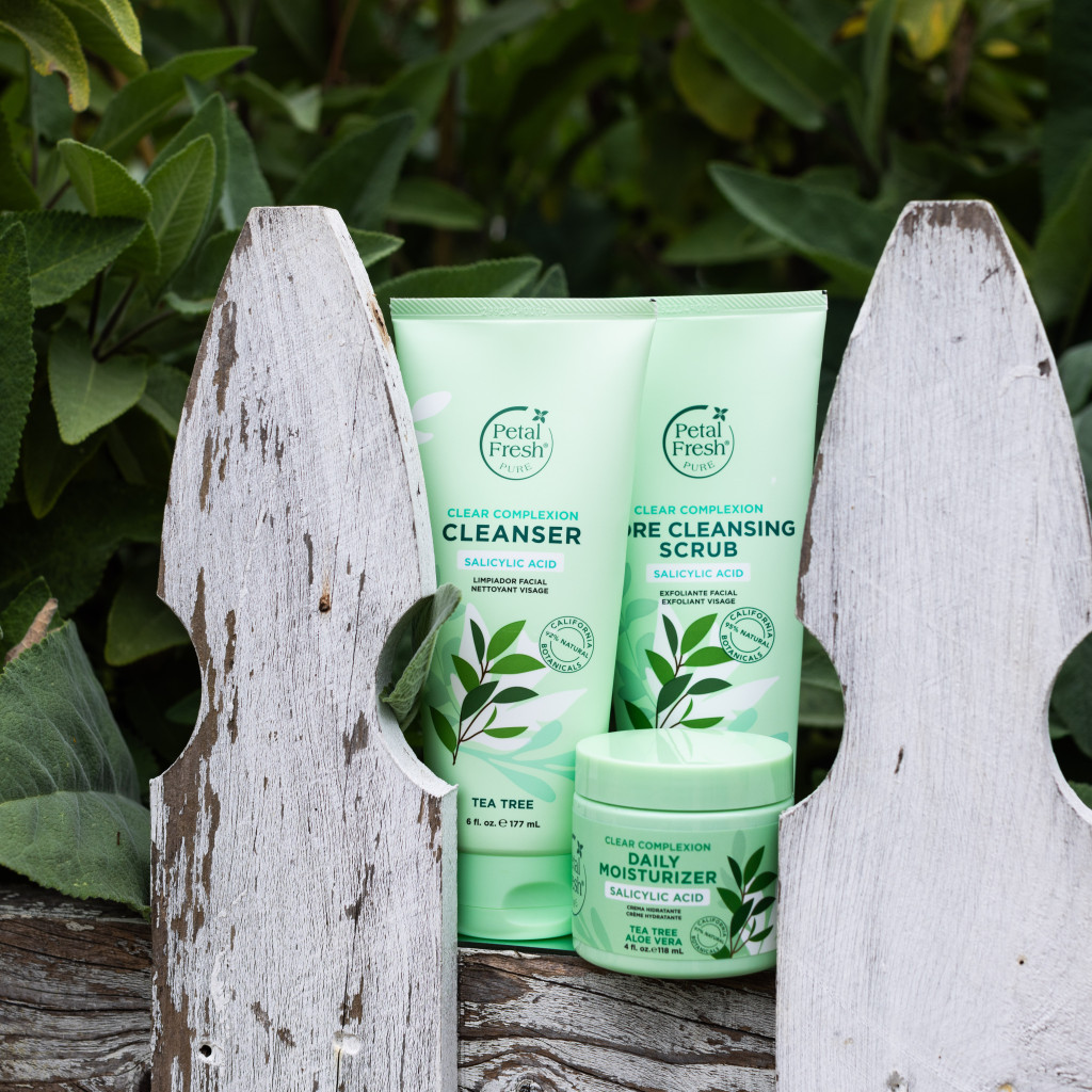 Petal Fresh Pure Clear Complexion Moisturizer 118ml