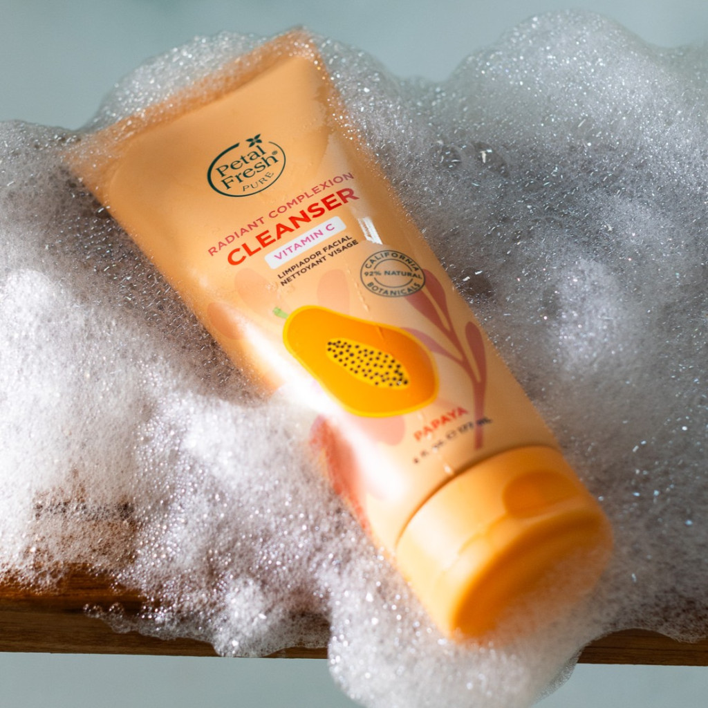 Petal Fresh Pure Radiant Complexion Cleanser 177ml