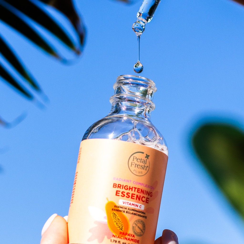 Petal Fresh Pure Radiant Complexion Essence 53ml