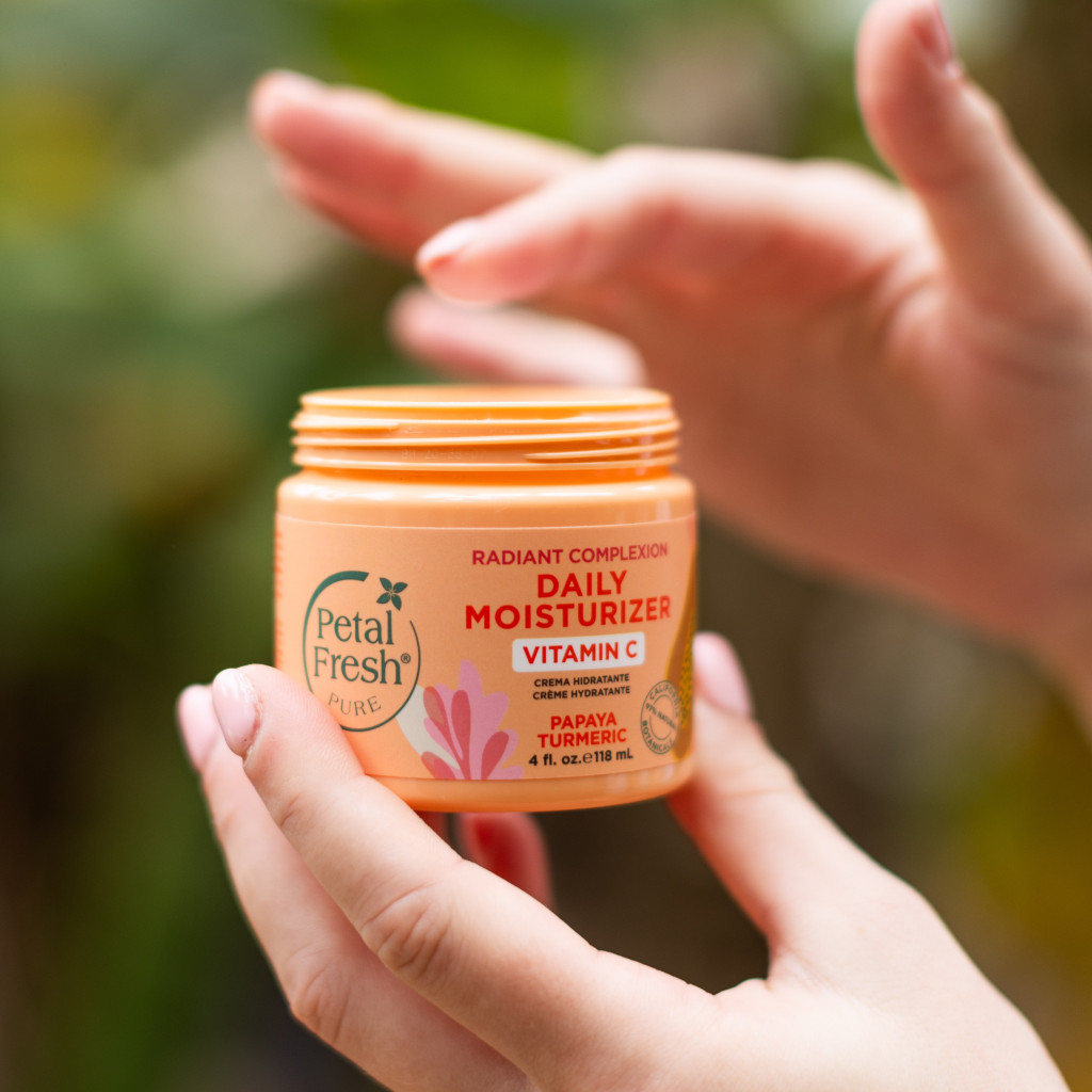 Petal Fresh Pure Radiant Complexion Moisturizer 118ml