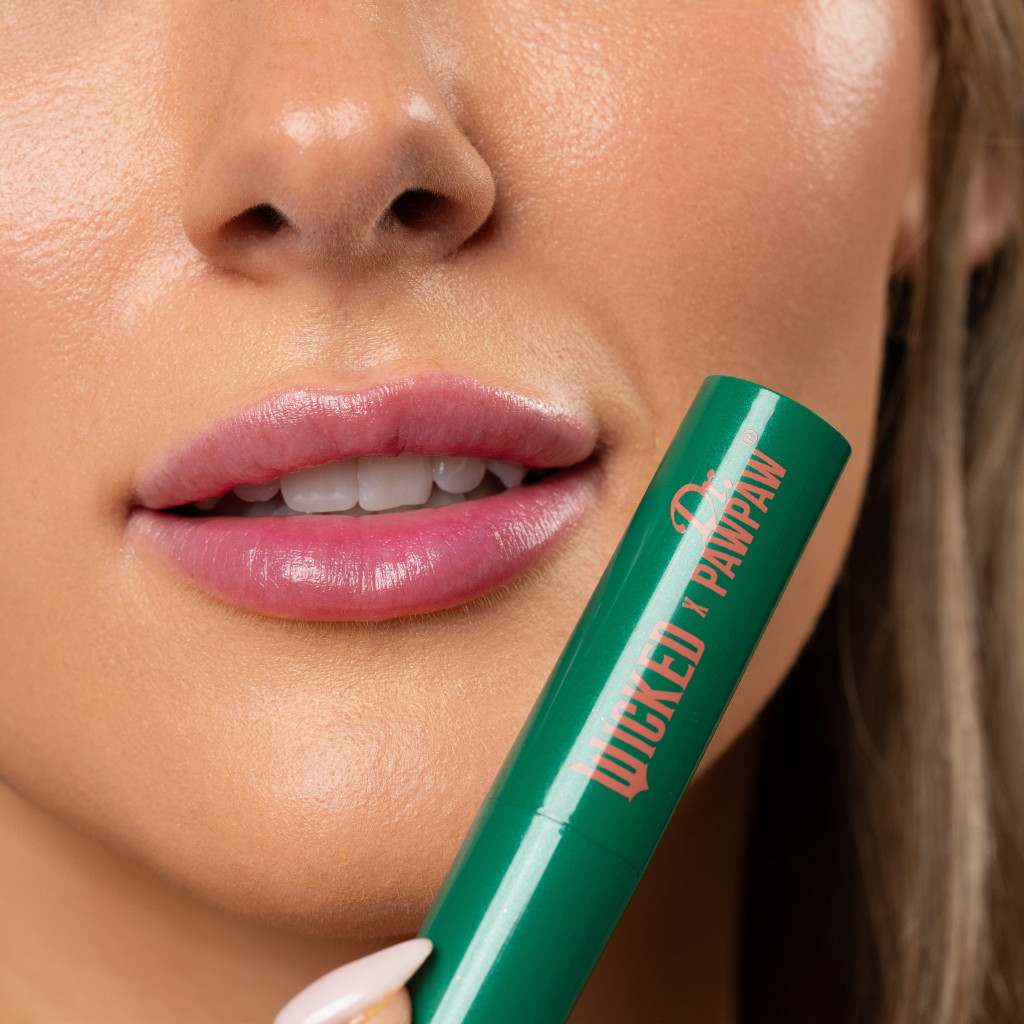 Dr. Pawpaw Wicked Enchanting Lip Balm, Colour-Changing, Moisturizing and Hydrating Treatment - 3g