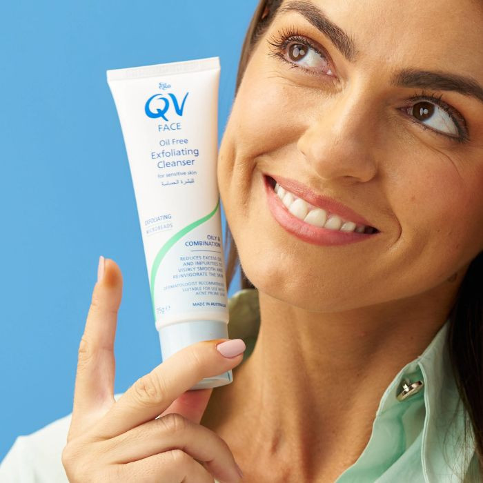 QV Face Oil-Free Exfoliating Cleanser, Gentle Daily Scrub for Sensitive Skin, Smooths and Hydrates, 75g